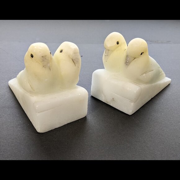 Beautiful Vintage Pair of White Marble Doves Birds Bookends Italy, numbered. - Picture 1 of 16